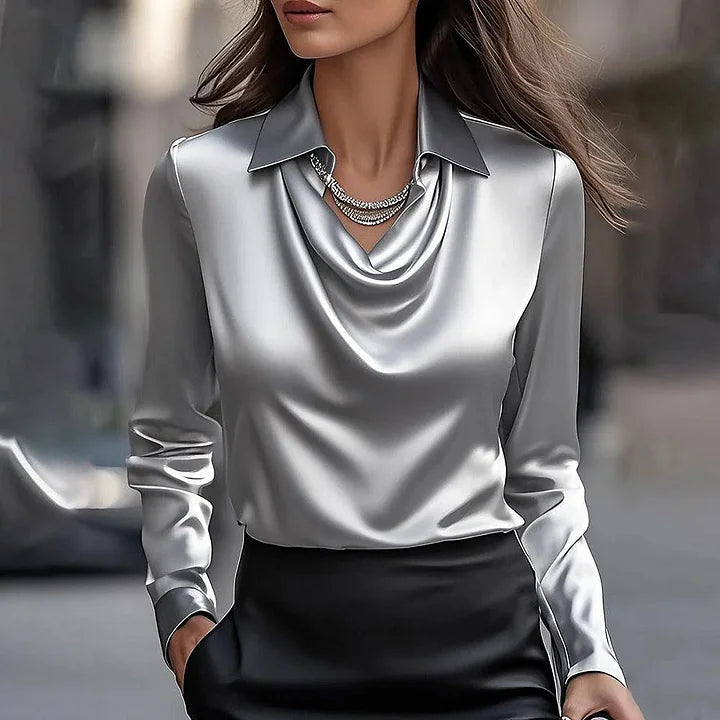 Lea™ | Elegant satinblus med draperad halsringning